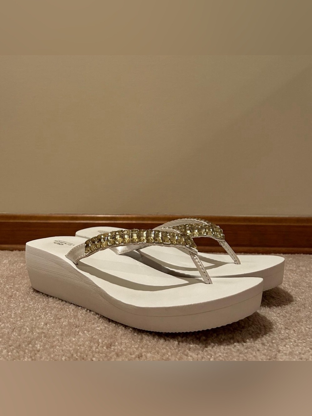 Women’s White Diamond Flip Flops